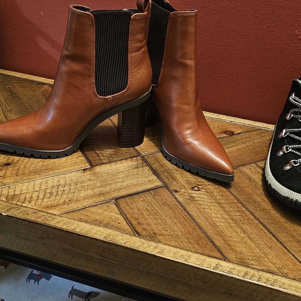 Charles David Brown Ankle Boots - Picture 6 of 6